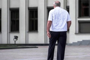 Как менялось отношение беларусов к Лукашенко за последние 25 лет — данные соцопросов